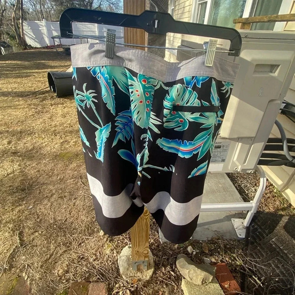 Vans Era 19" Boardshort Black Pit Stop Floral Men’s Size 38 - Picture 9 of 9